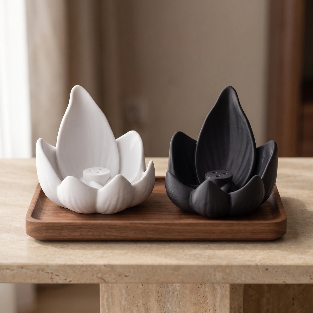Porte-encens Lotus Blanc et Noir à trois emplacements