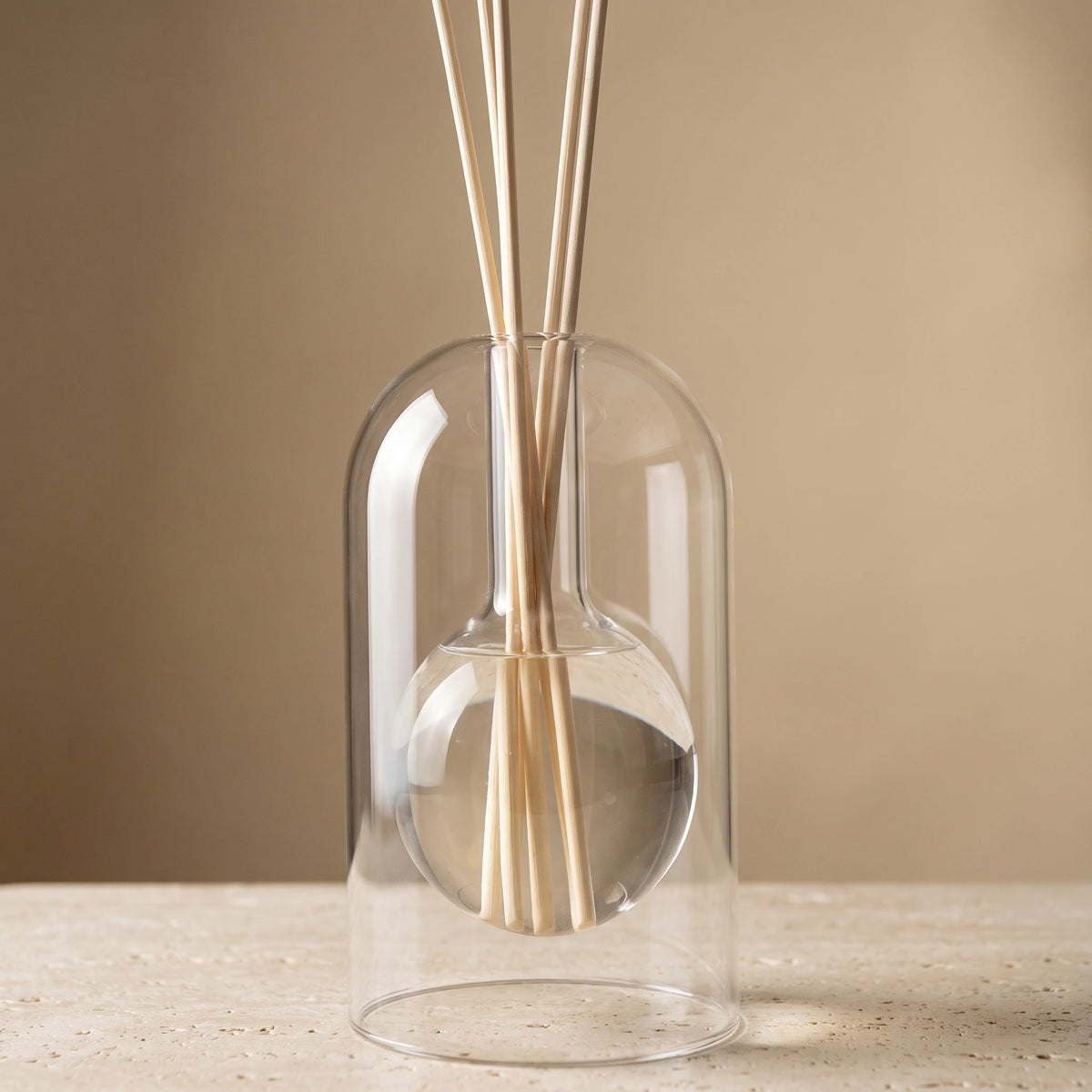 Diffuseur à tiges Sélène en verre transparent, vue héroïque