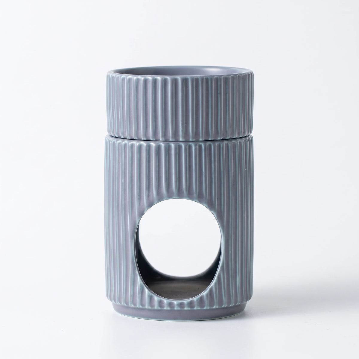 Brûle-parfum Céramique Nami bleu brume sur fond blanc
